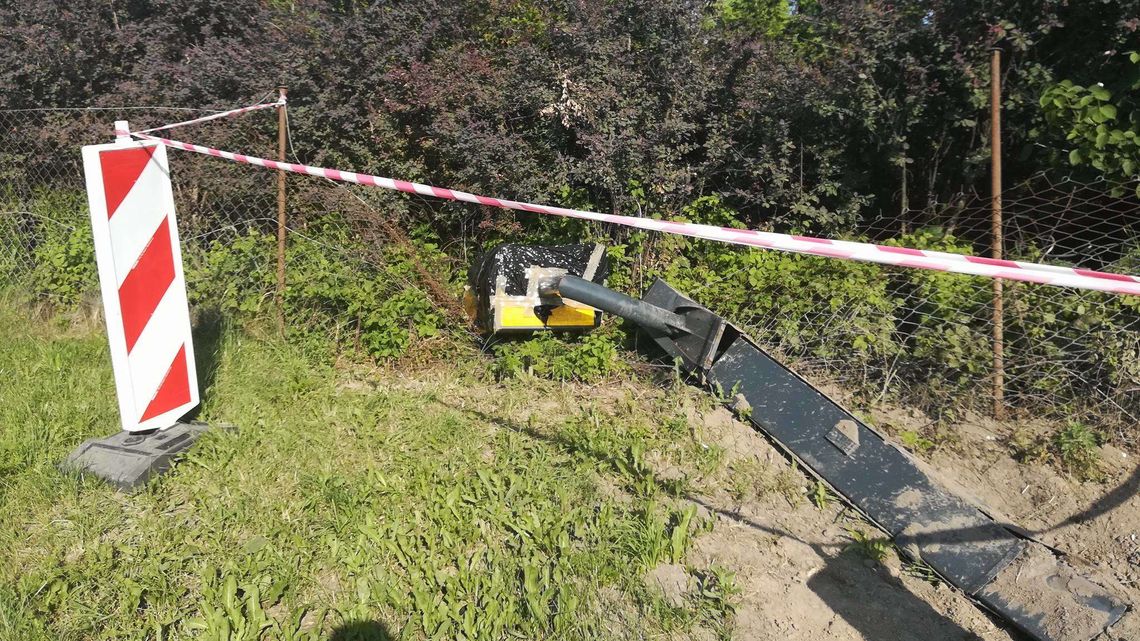 Jest mandat, ale nie za prędkość. Kierowca ciężarówki staranował fotoradar pod Lublinem