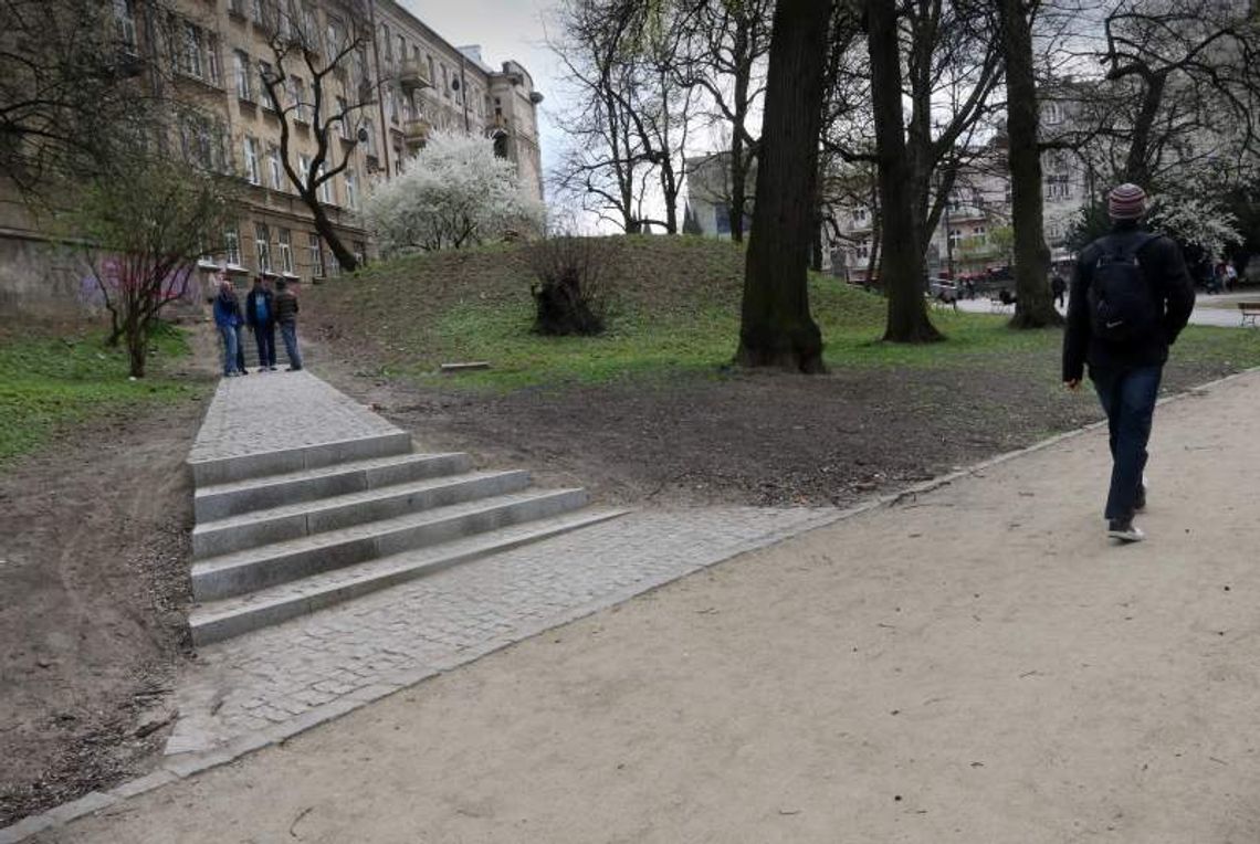Jest nowy regulamin dla Ogrodu Saskiego. Ale jakby go nie było Jest nowy regulamin dla Ogrodu Saskiego. Ale jakby go nie było