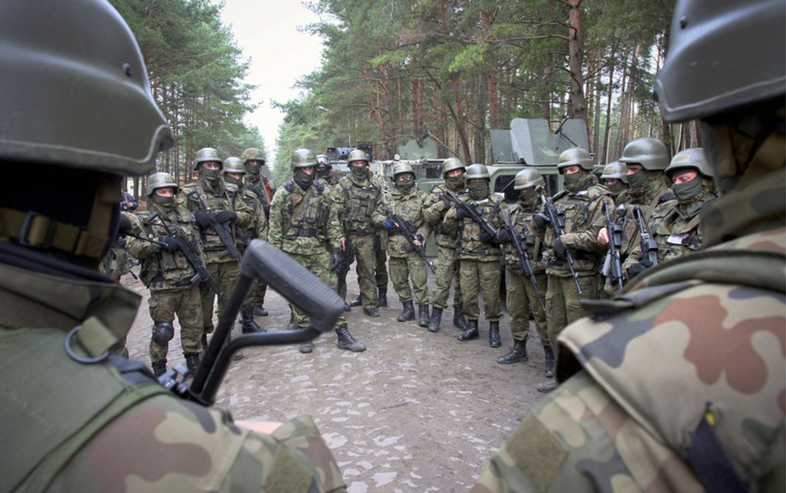 Jest praca w wojsku. Ale musisz wyjechać (oferty)