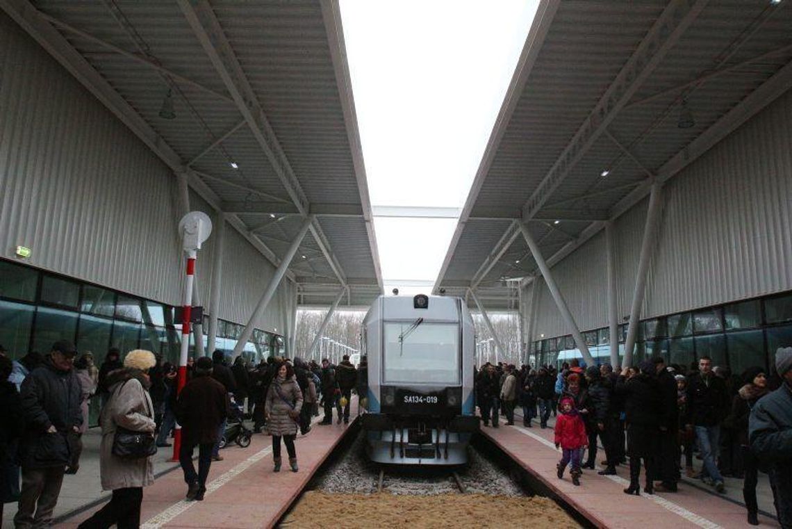 Jest rozkład pociągów na lotnisko. Bilet za 4,70 zł
