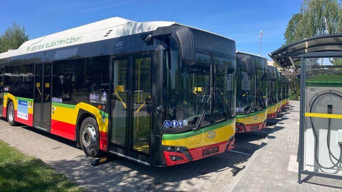 "Jestem elektryczny". Takim autobusem w weekend pasażerowie jadą bez biletu "Jestem elektryczny". Takim autobusem w weekend pasażerowie jadą bez biletu