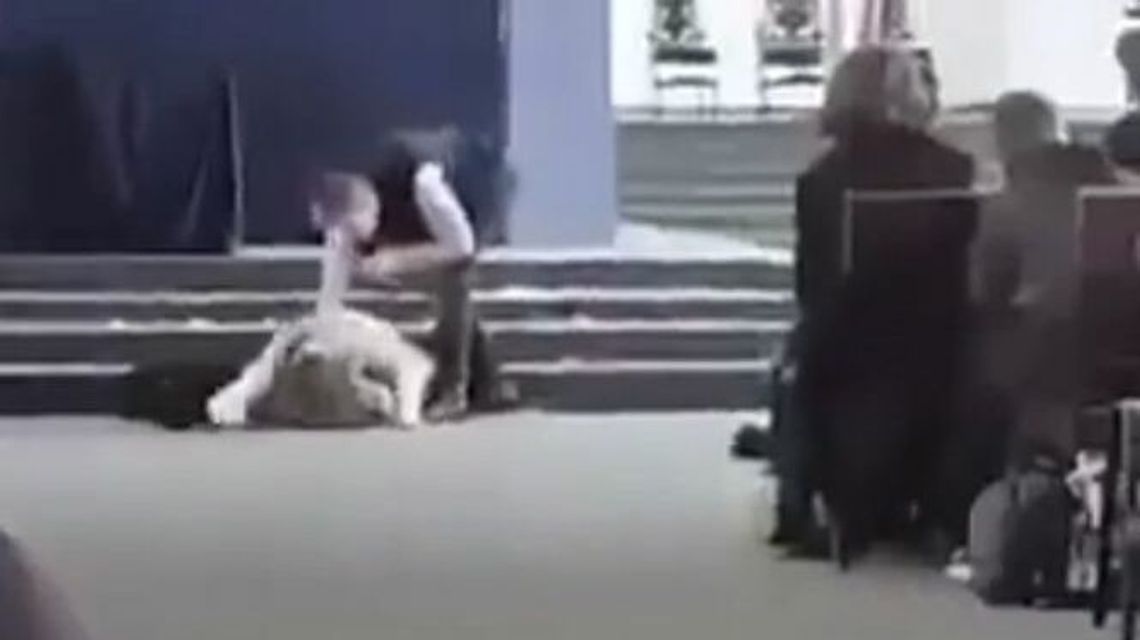 „Jesteś moim kundlem” i „zamknij ryj szmato”. To rekolekcje w kościele „Jesteś moim kundlem” i „zamknij ryj szmato”. To rekolekcje w kościele