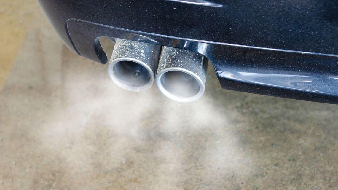 Jeżdżą i trują. Policja zasadza się na nich z dymomierzem Jeżdżą i trują. Policja zasadza się na nich z dymomierzem