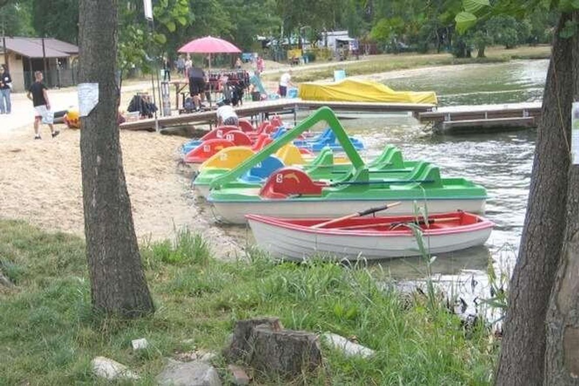 Jezioro Białe: Hotelarze wypowiadają wojnę właścicielom motorówek Jezioro Białe: Hotelarze wypowiadają wojnę właścicielom motorówek