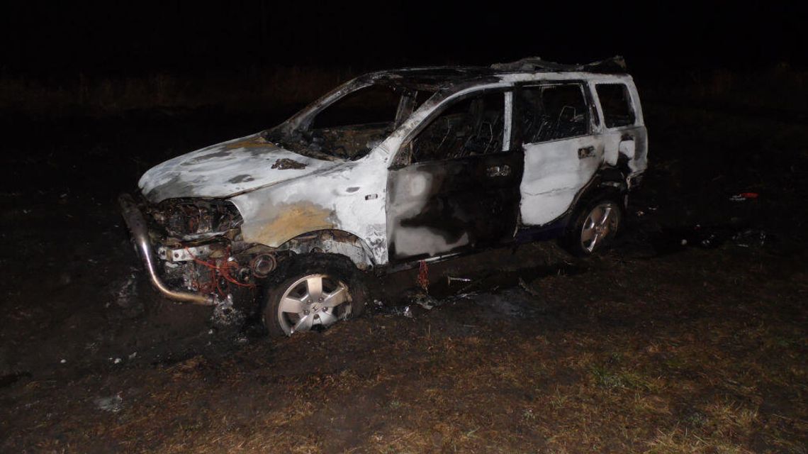 Jeziorzany: Samochód stanął w ogniu. Z hondy zostało tylko tyle