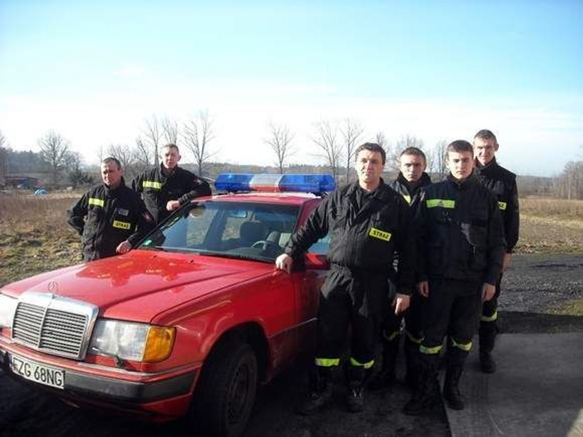 Julcię znaleźli strażacy, ale to czarny kundelek jest bohaterem Julcię znaleźli strażacy, ale to czarny kundelek jest bohaterem