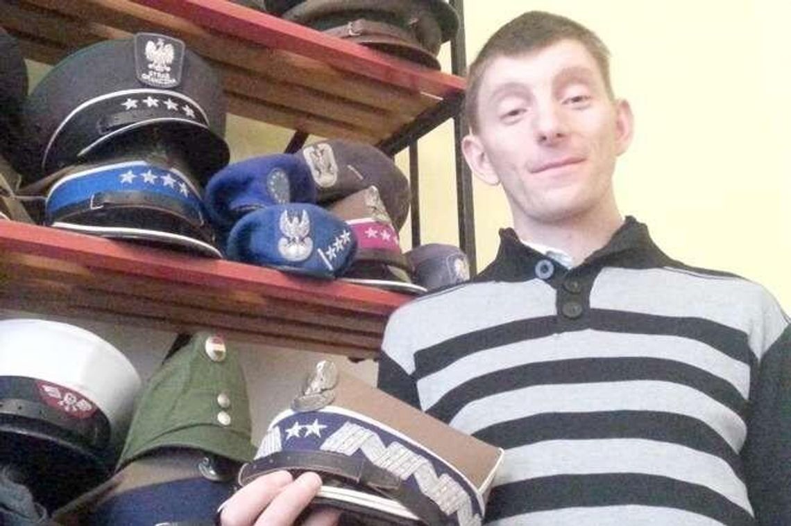 Już ma kilkaset czapek w kolekcji. Wojskowi przywieźli generalską rogatywkę Już ma kilkaset czapek w kolekcji. Wojskowi przywieźli generalską rogatywkę