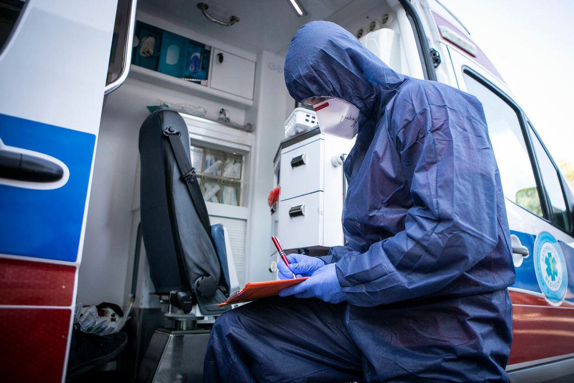 Już oficjalnie. Trzy ogniska indyjskiej mutacji koronawirusa w Polsce