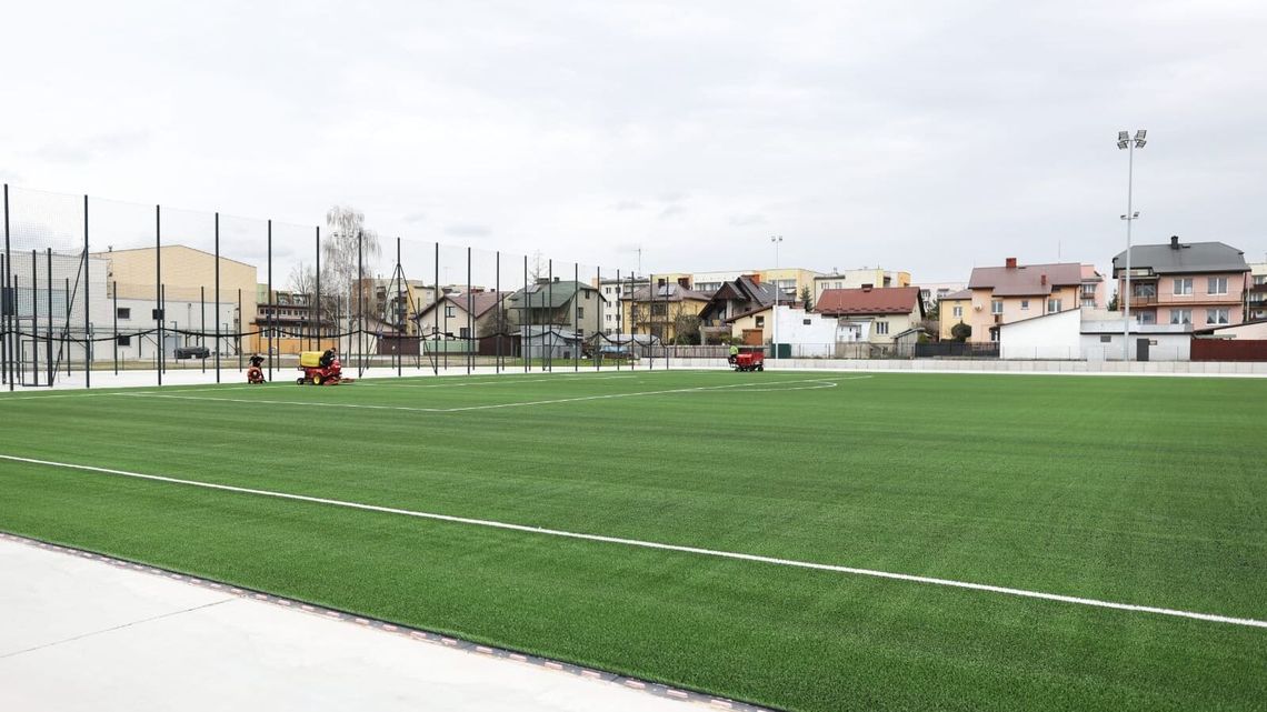 Już prawie gotowe. To „najlepsze boisko w powiecie”