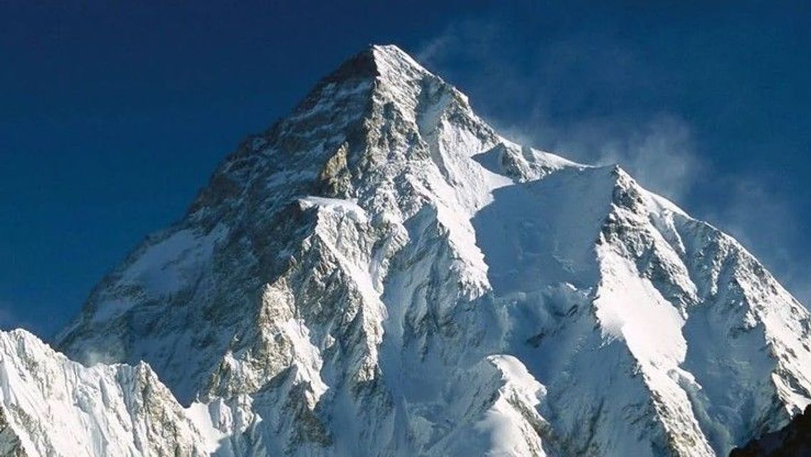 K2 zdobyte zimą. Wyprawa Nepalczyków przechodzi do historii