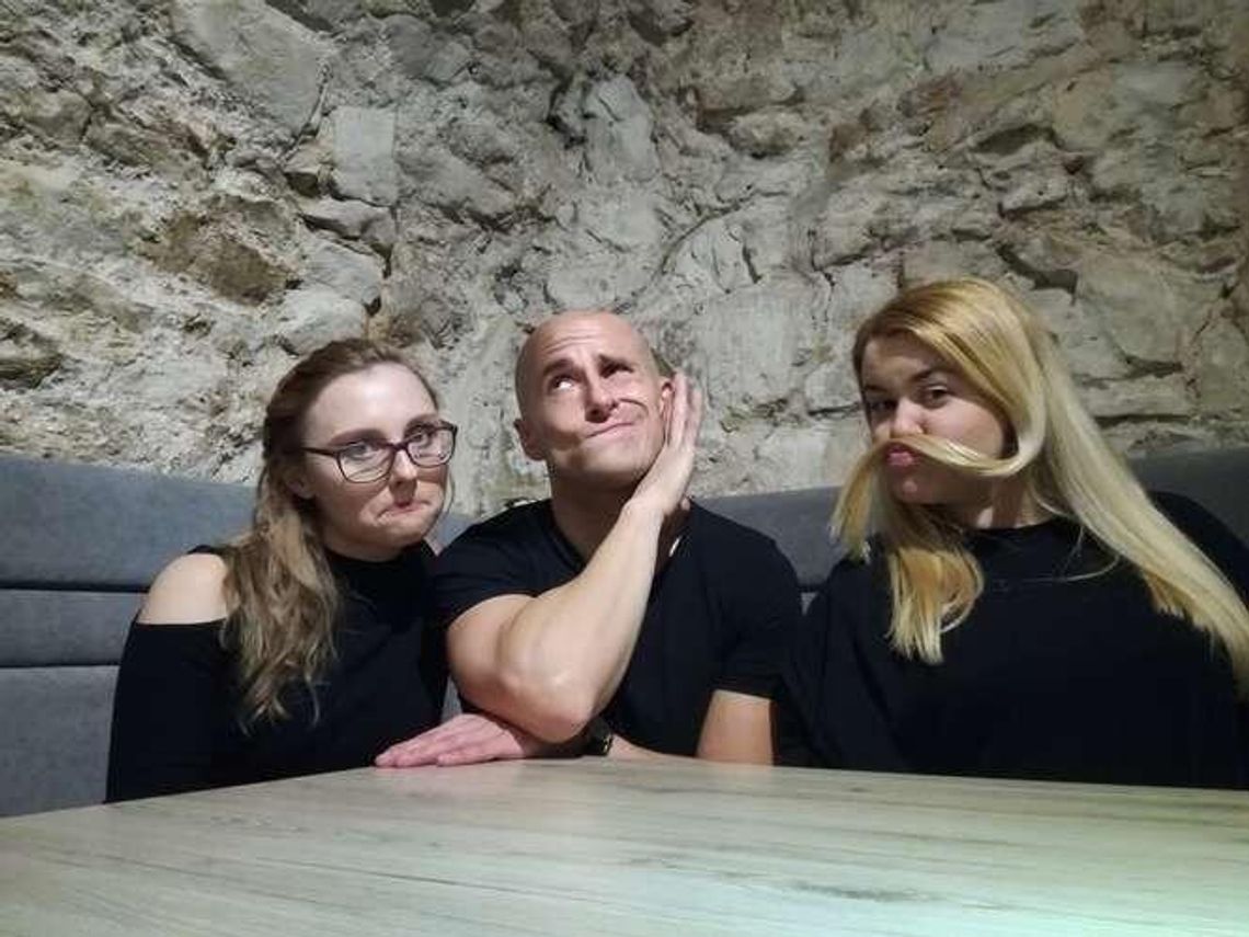 Kabaret Nowa Fala. "Trójkąt idealny" w Padbarze Kabaret Nowa Fala. "Trójkąt idealny" w Padbarze