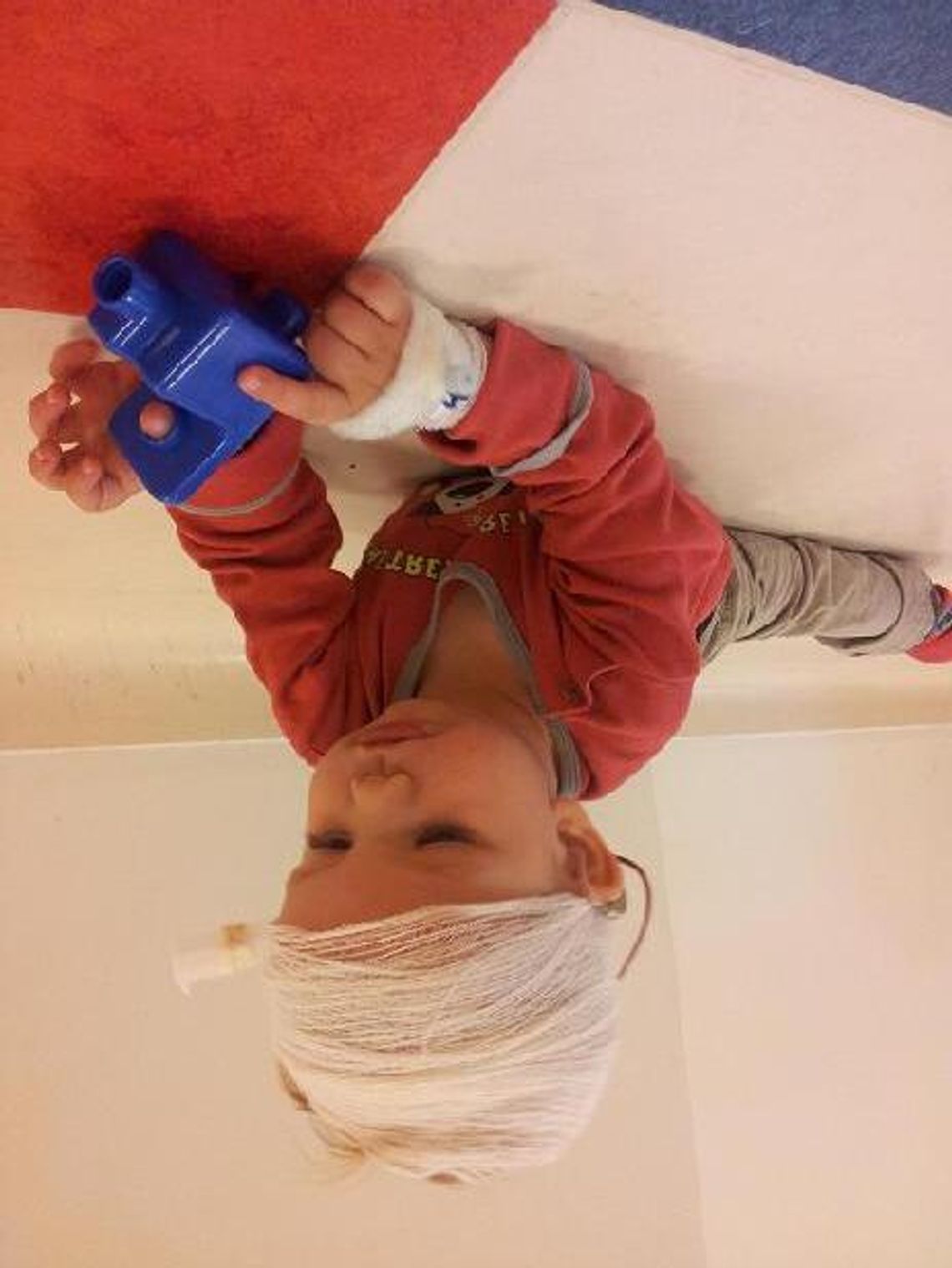 Kacper usłyszy. Rodzice zbierają pieniądze na następną operację