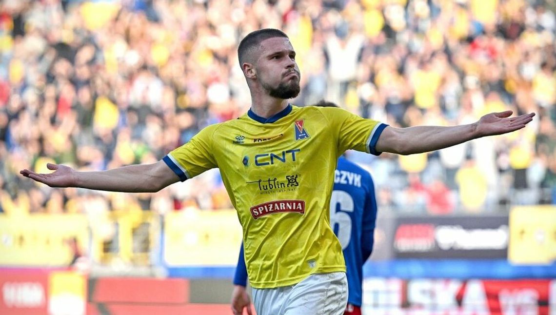 Kacper Wełniak w końcu z golem w Fortuna I Lidze, tańsze bilety na niedzielny mecz z Wisłą Płock