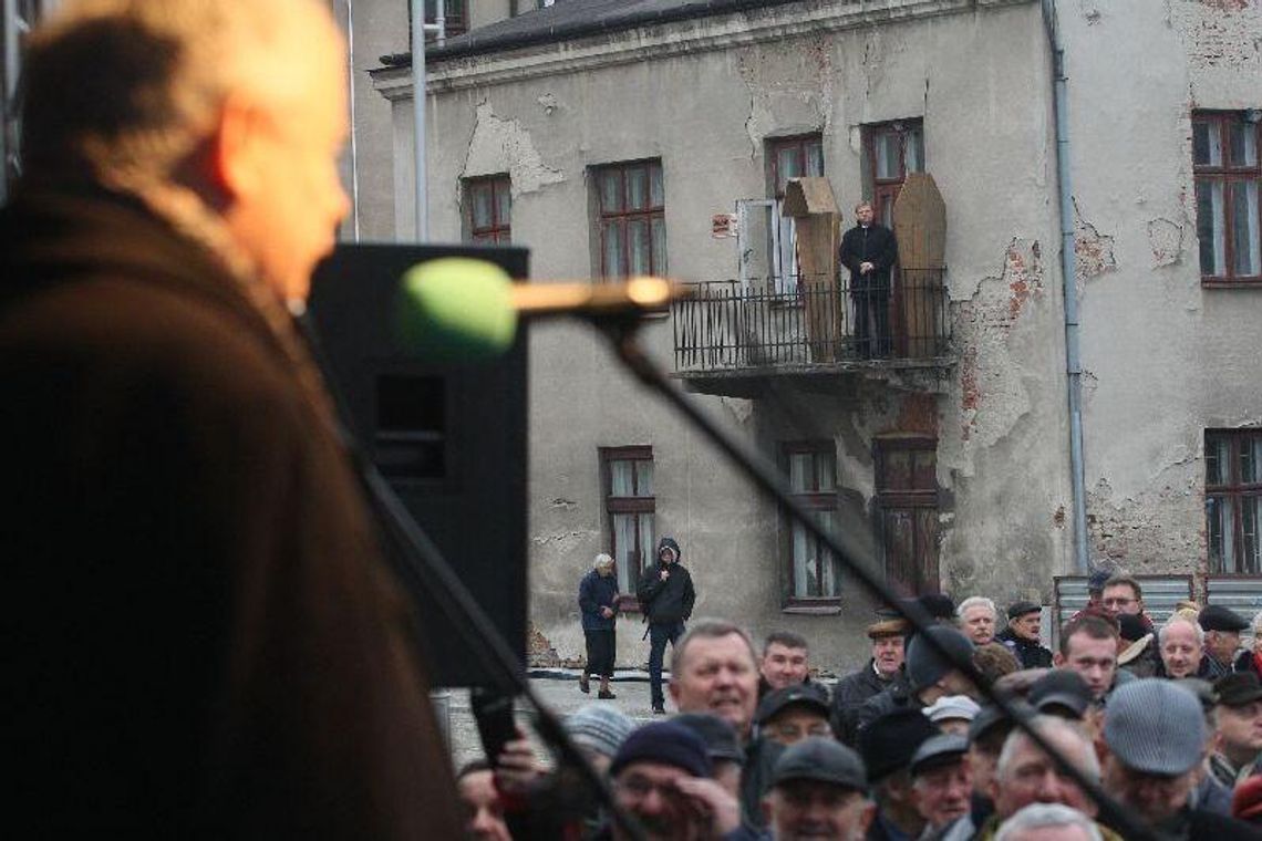 Kaczyński przywitany trumną w Kielcach (zdjęcia, wideo)