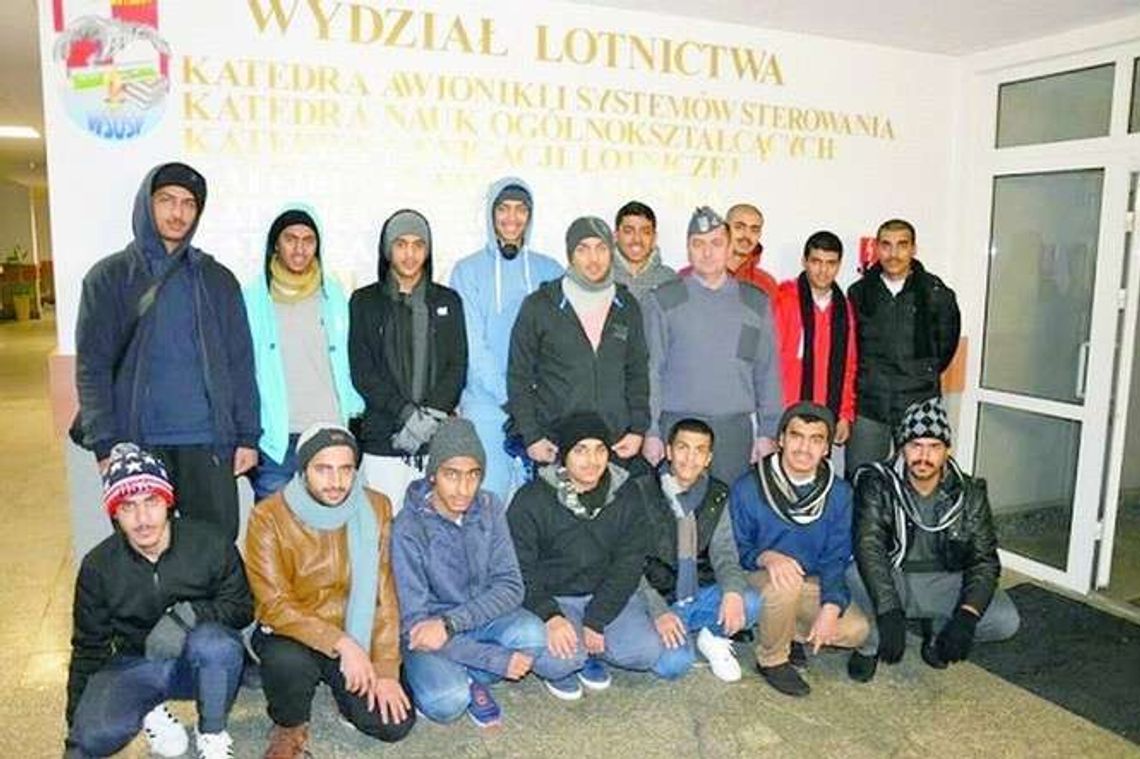 Kadeci z Arabii Saudyjskiej w Dęblinie. Fala nienawiści w Internecie