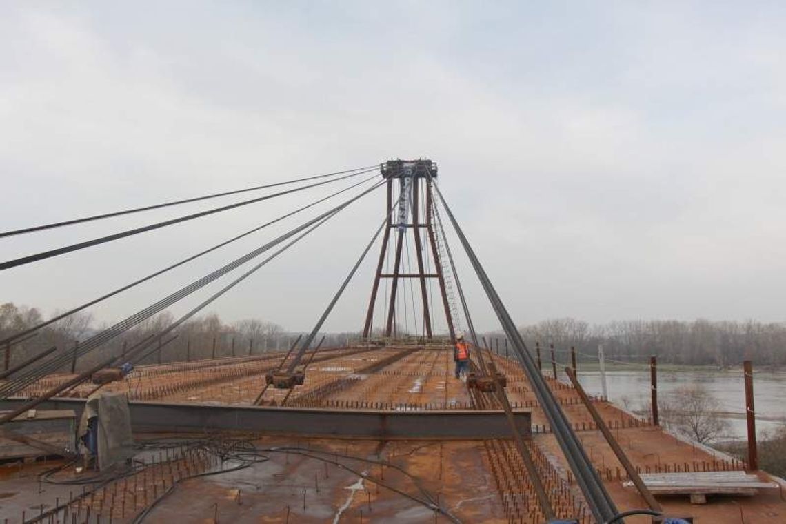 Kamień. Most na Wiśle scalony. Za pół roku ma być gotowy
