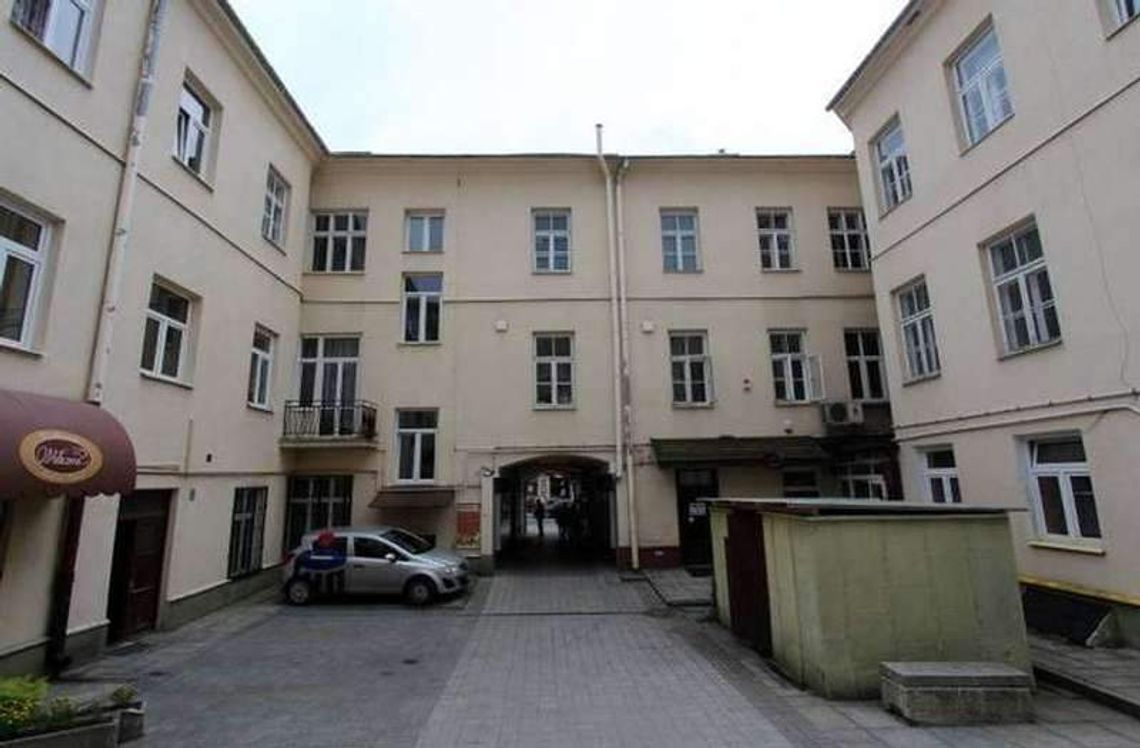 Kamienica przy Krakowskim Przedmieściu kolejny raz na sprzedaż