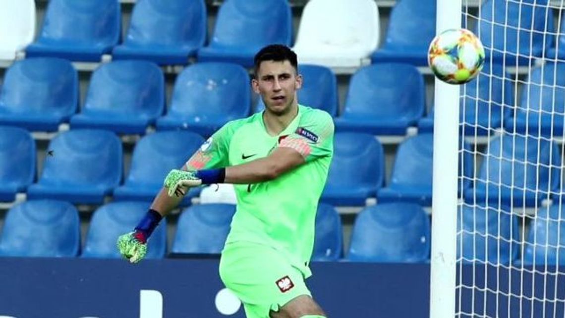 Kamil Grabara na liście najgorętszych transferów Championship (wideo) Kamil Grabara na liście najgorętszych transferów Championship (wideo)