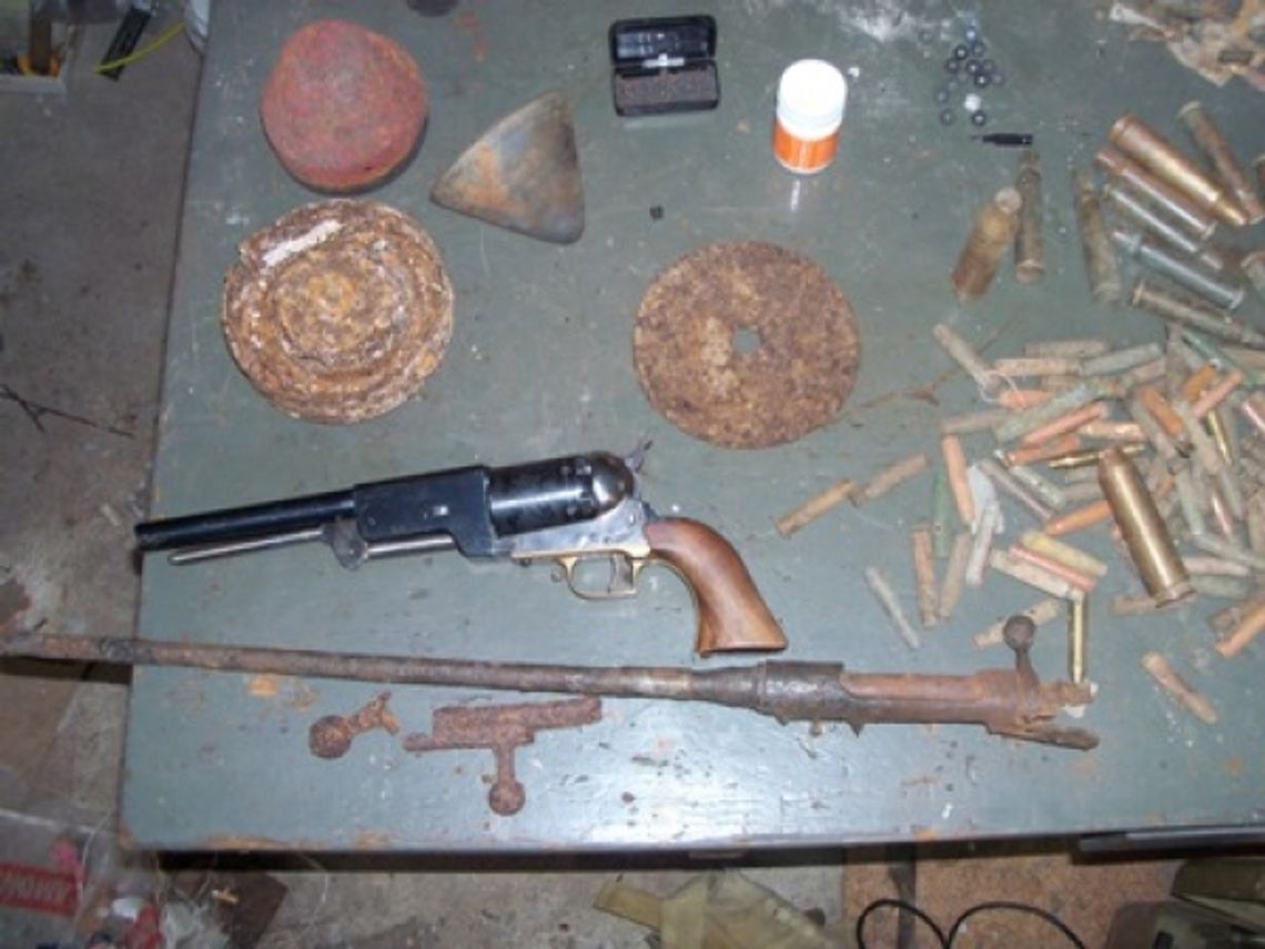 Kamionka: Materialy wybuchowe i broń w domu 56-latka