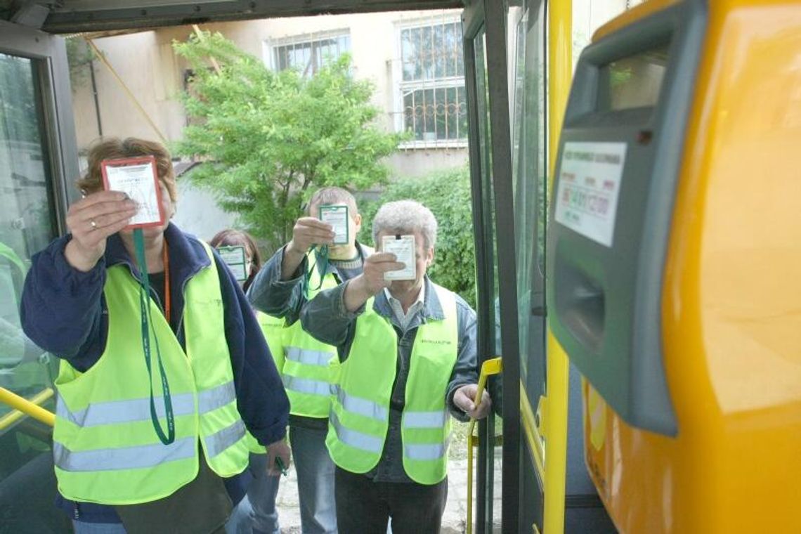 Kanar wsiądzie częściej, ale za to... pod krawatem Kanar wsiądzie częściej, ale za to... pod krawatem