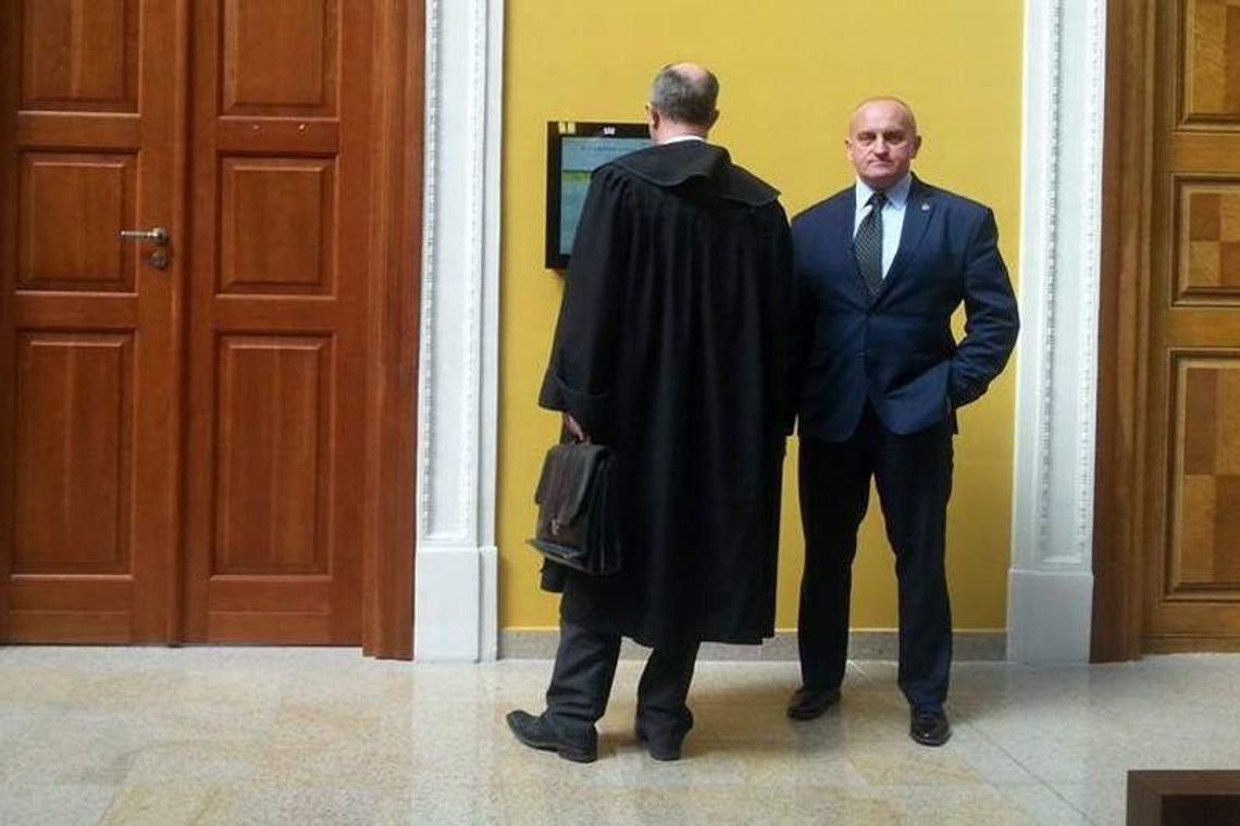 Kandydat na prezydenta Polski sądzony za pobicie. Proces Mariana Kowalskiego Kandydat na prezydenta Polski sądzony za pobicie. Proces Mariana Kowalskiego