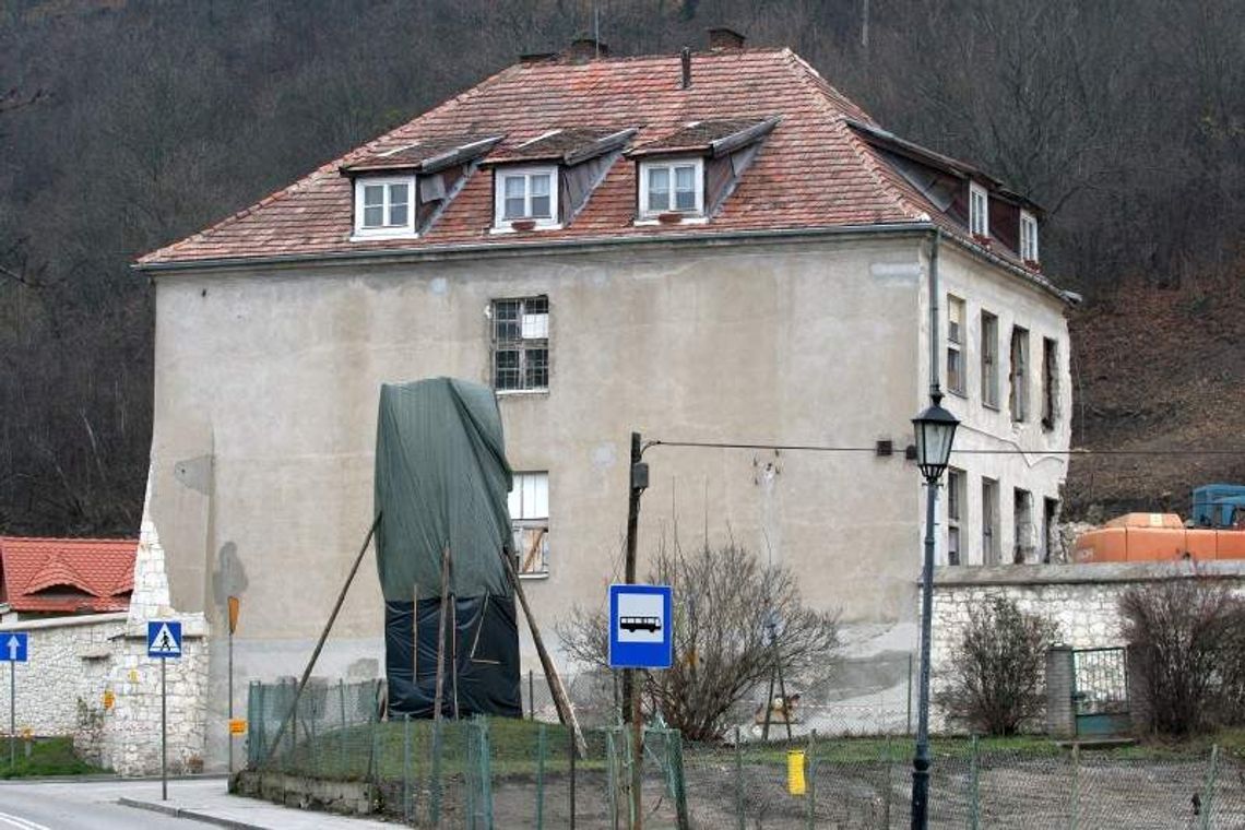 Kapliczka z 1588 r. do przeniesienia? Szukają innych rozwiązań