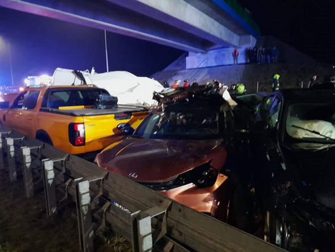 Karambol na S19 – zderzyło się 18 pojazdów