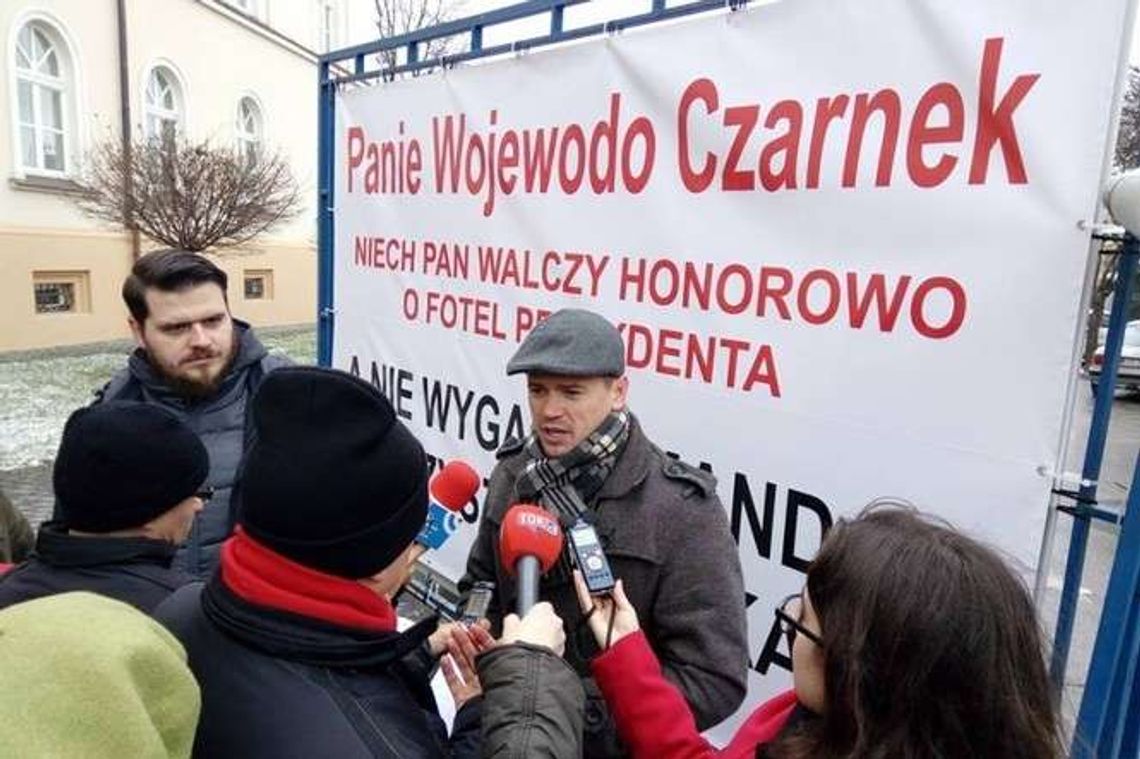 Karateka do wojewody lubelskiego: "Niech pan walczy honorowo o fotel prezydenta"