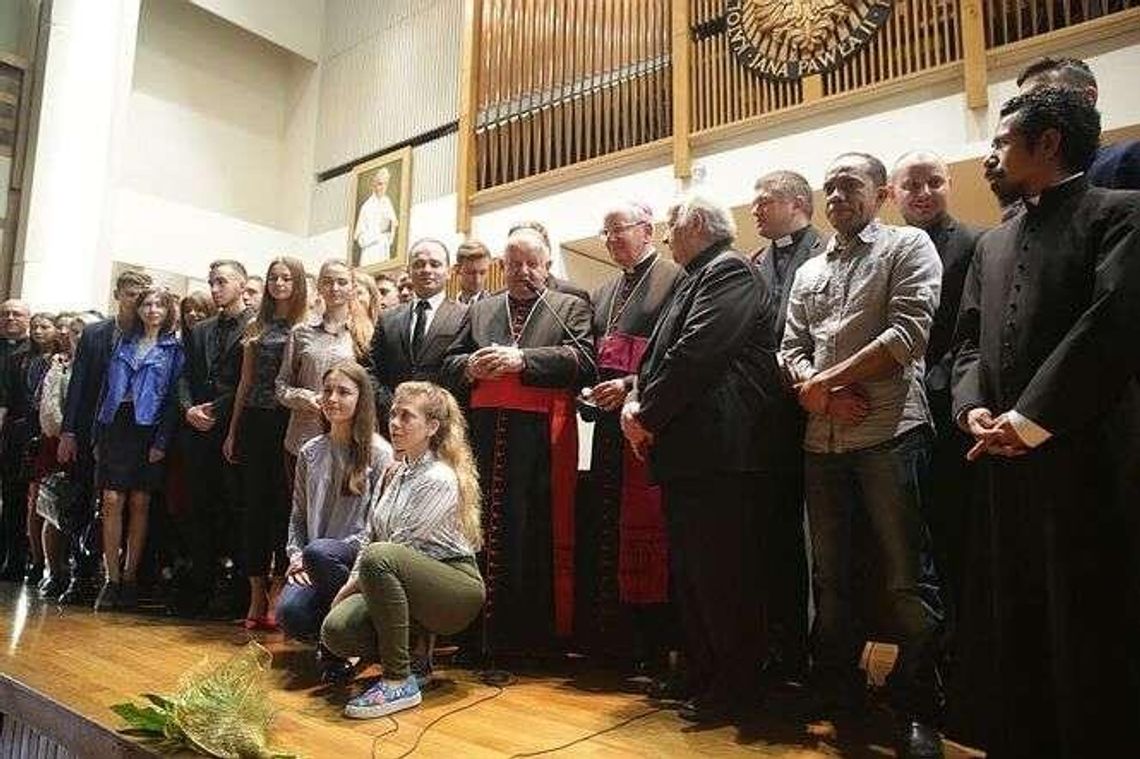 Kardynał Stanisław Dziwisz na KUL: Papież nadal przemawia, naucza, inspiruje Kardynał Stanisław Dziwisz na KUL: Papież nadal przemawia, naucza, inspiruje