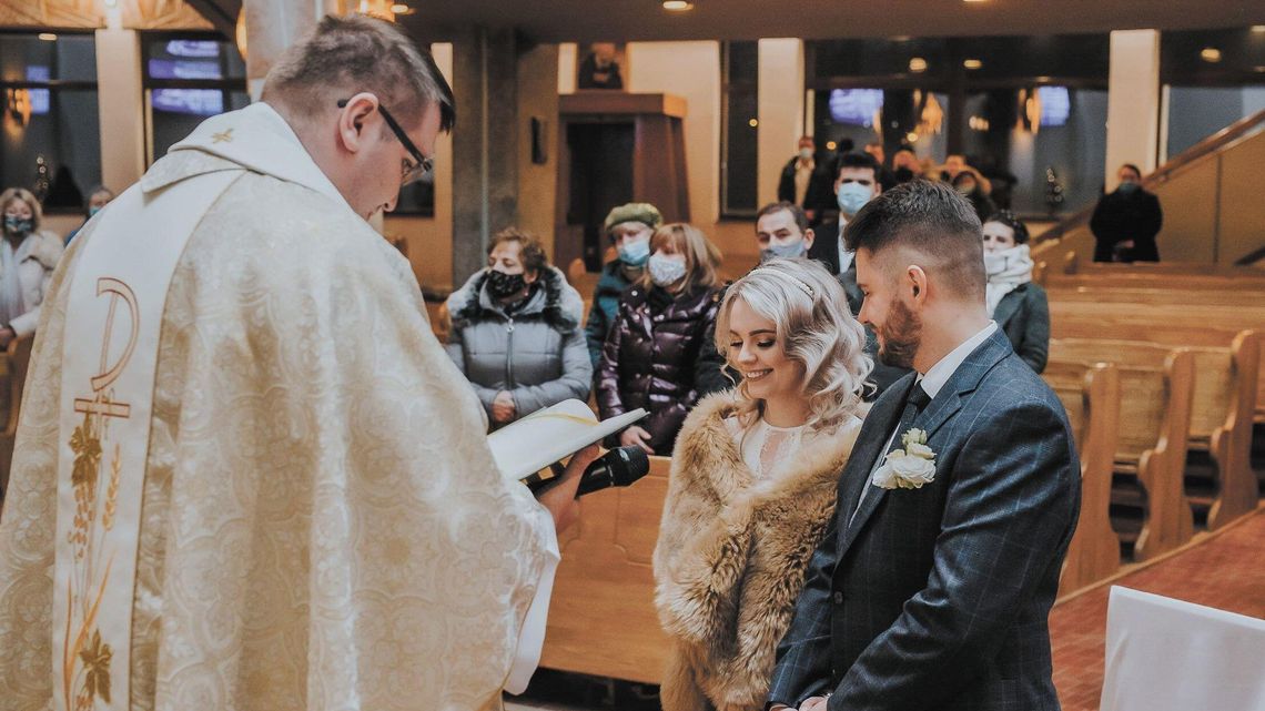 Karnawał jak Wielki Post, bez hucznych wesel i studniówek. Za to liczba ślubów nie maleje
