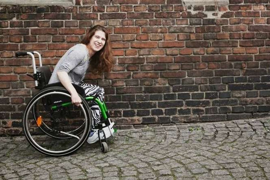 Karolina marzy o nowym wózku. Na refundację może liczyć dopiero za rok