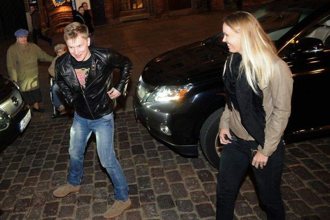 Karolina Woźniacka i Kuba Wesołowski na planie teledysku