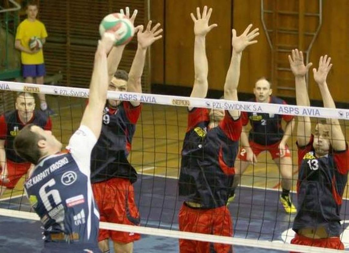 Karpaty Krosno - Avia Świdnik 3:2, w niedzielę mecz numer cztery