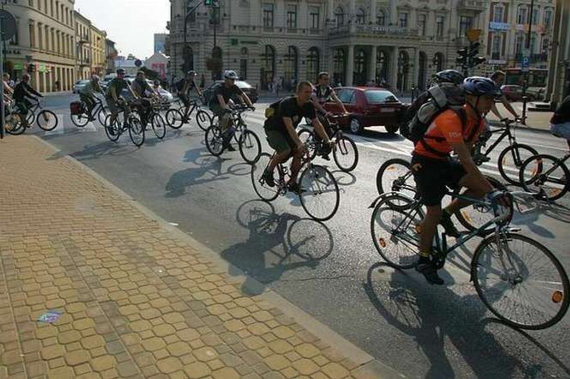Karta rowerowa dla dorosłych bez prawa jazdy? Minister chce, żeby było bezpieczniej