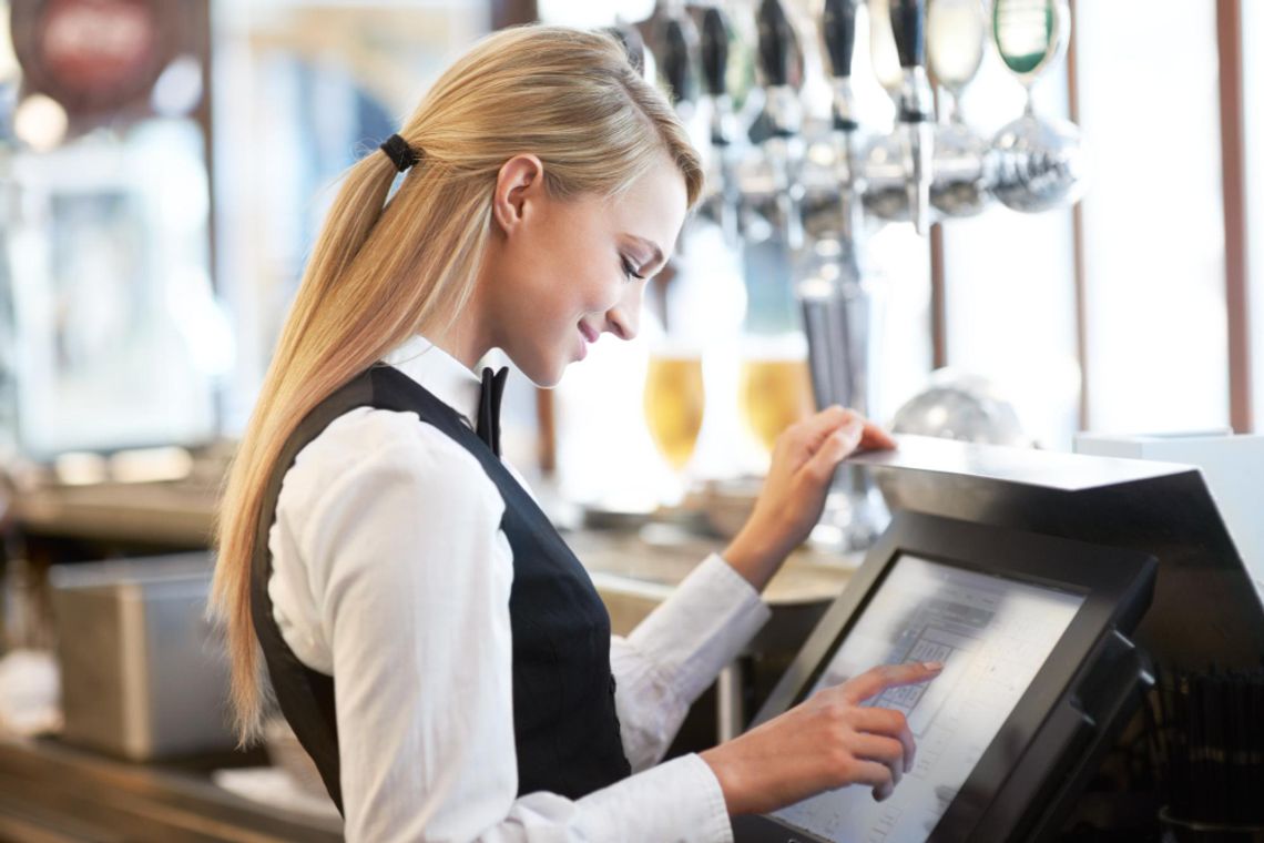 Kasa gastronomiczna a zwykła kasa online: dlaczego dedykowane urządzenie wygrywa w restauracji? Kasa gastronomiczna a zwykła kasa online: dlaczego dedykowane urządzenie wygrywa w restauracji?