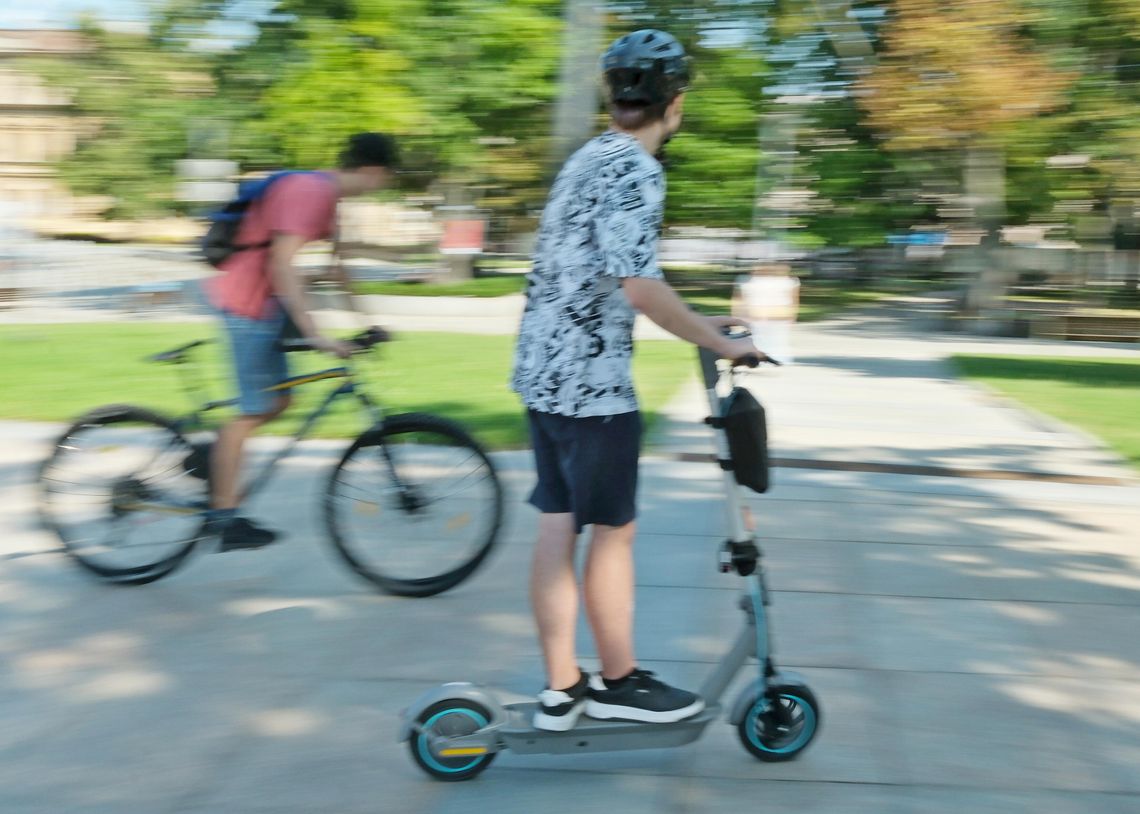 Kask obowiązkowy dla młodych rowerzystów i użytkowników hulajnóg. Nowe przepisy już obowiązują Kask obowiązkowy dla młodych rowerzystów i użytkowników hulajnóg. Nowe przepisy już obowiązują
