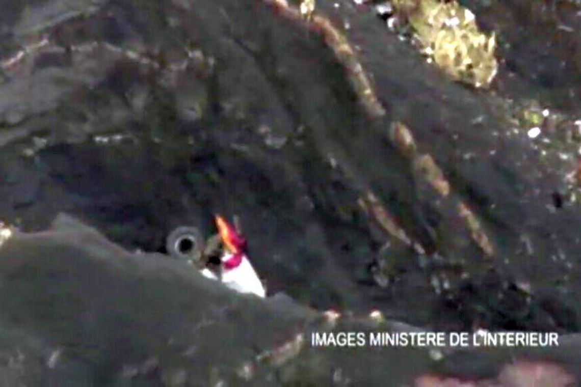 Katastrofa Airbusa Germanwings. W kabinie był tylko jeden pilot?