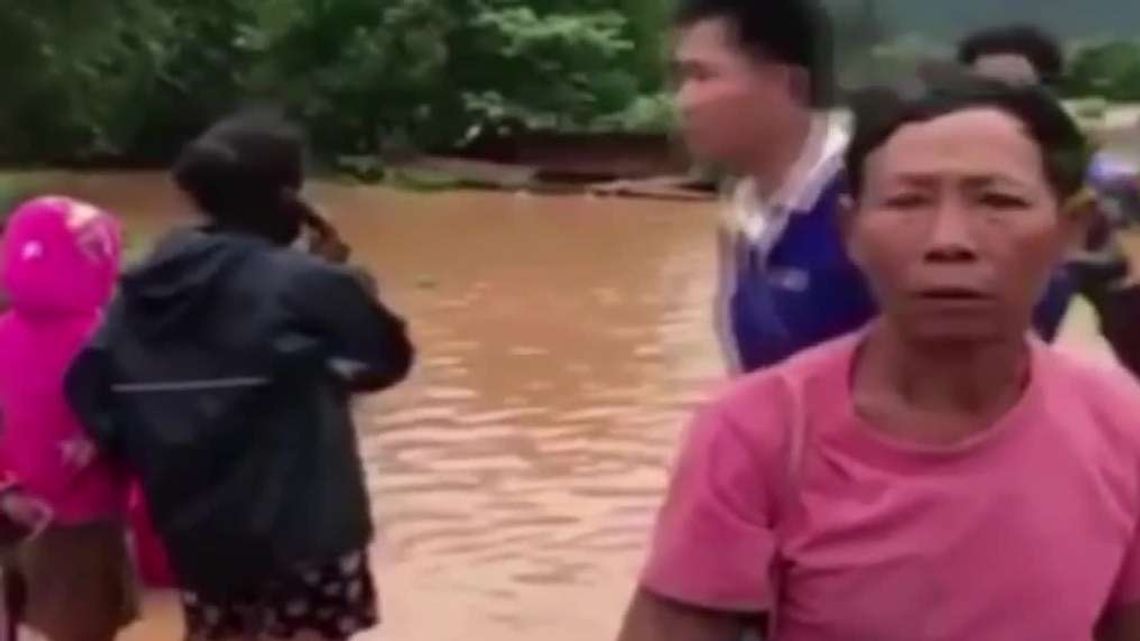 Katastrofa zapory wodnej w Laosie. Dziesiątki ofiar, setki zaginionych [wideo]