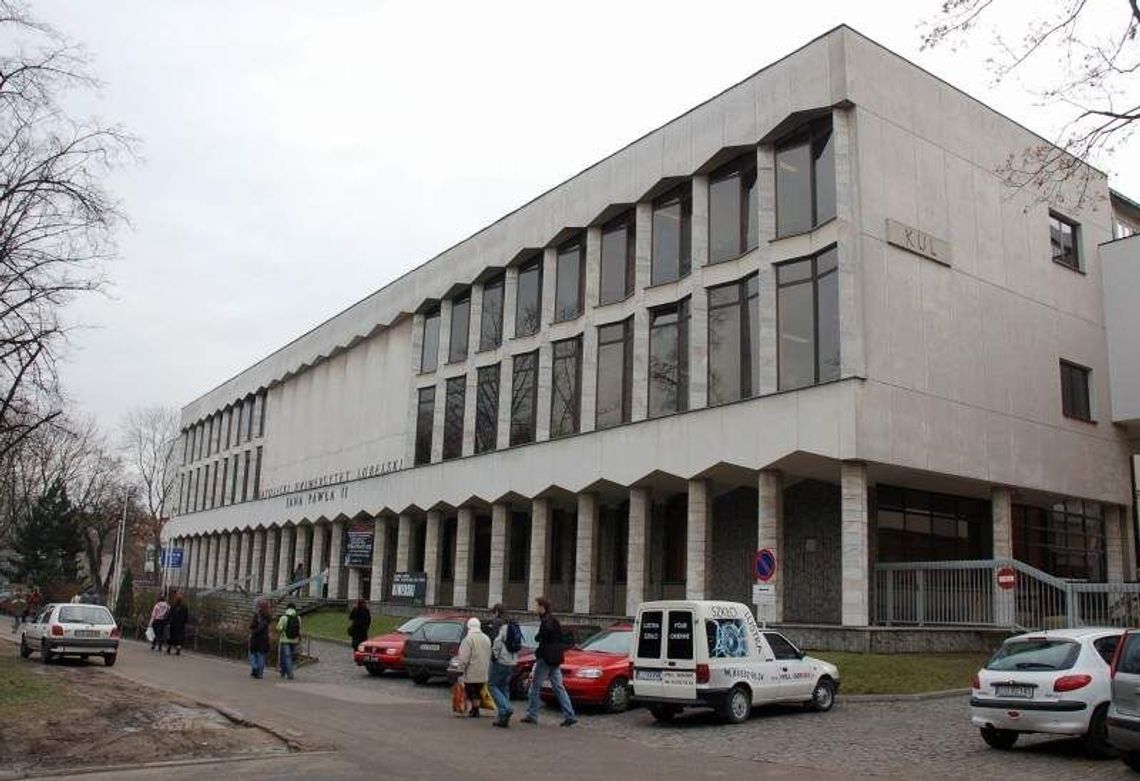 Katolicka młodzież świętuje Katolicka młodzież świętuje