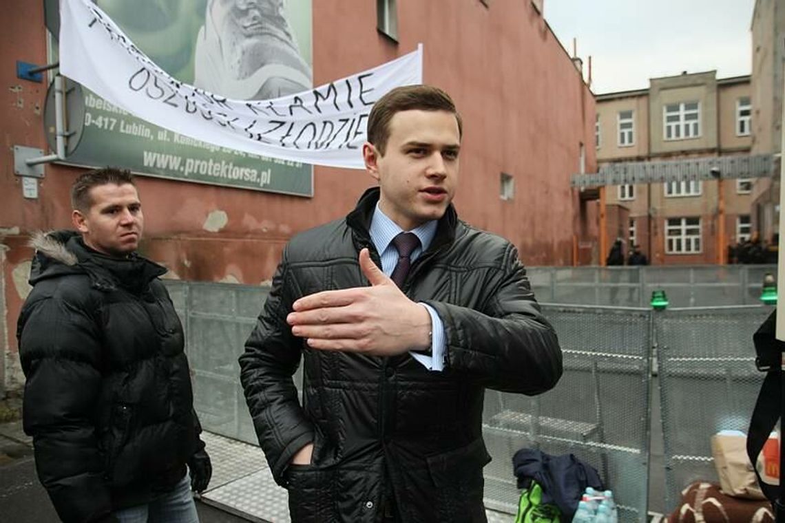Katolicki krzyż na lotnisku? Poseł Palikota krytykuje pomysł Katolicki krzyż na lotnisku? Poseł Palikota krytykuje pomysł