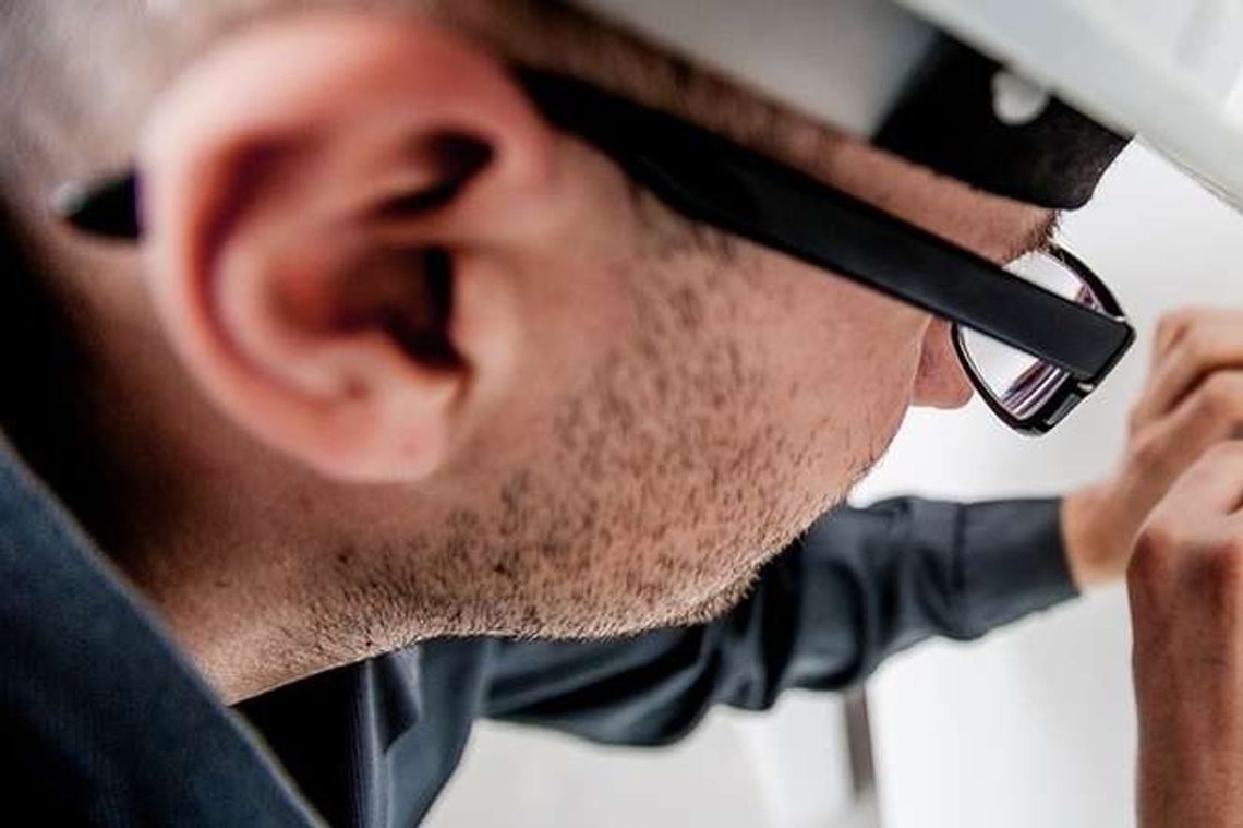 Kawałek gzymsu z kamienicy spadł na dziecko. Będą dodatkowe kontrole budynków