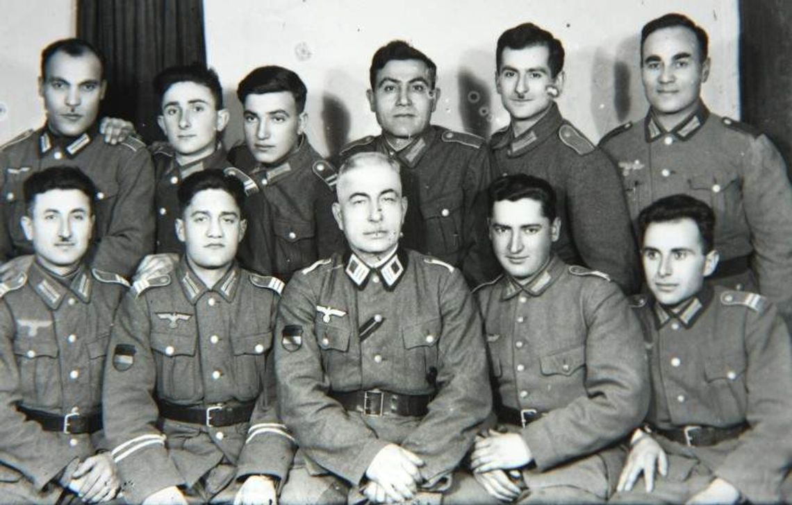 Kawałek historii na śmietniku. Legion Ormiański w Puławach Kawałek historii na śmietniku. Legion Ormiański w Puławach