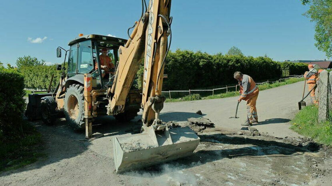 Kawałek po kawałku. Położą nowy asfalt w 10 wioskach
