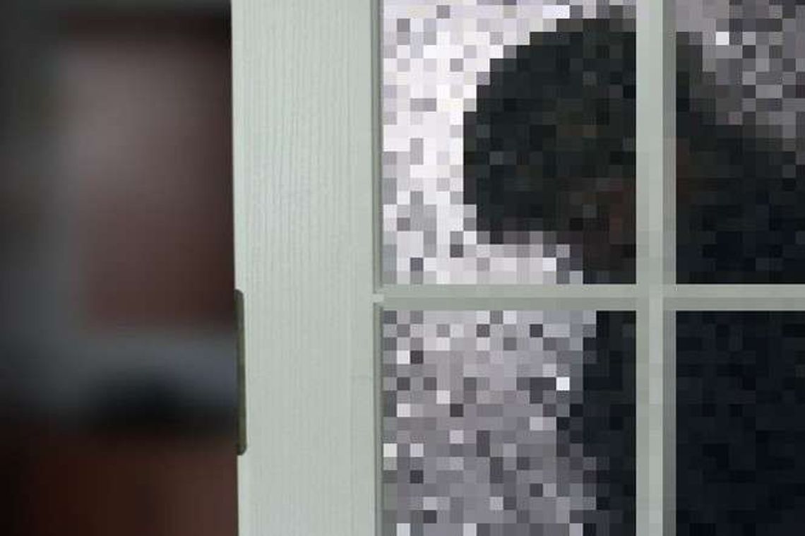 Kazał rozebrać się swojej matce i dwa razy ją zgwałcił. Kobieta musiała uciekać do sąsiadów