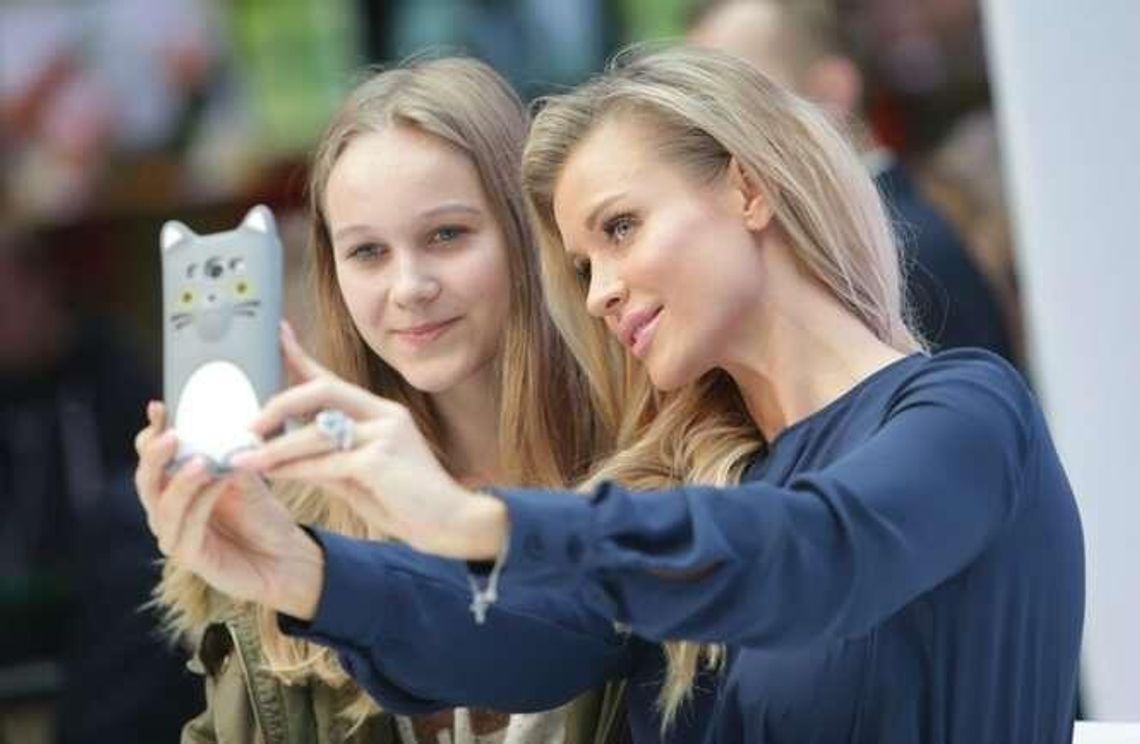 Każdy chciał selfie z Joanną Krupą. Znana modelka w Felicity (zdjęcia) Każdy chciał selfie z Joanną Krupą. Znana modelka w Felicity (zdjęcia)