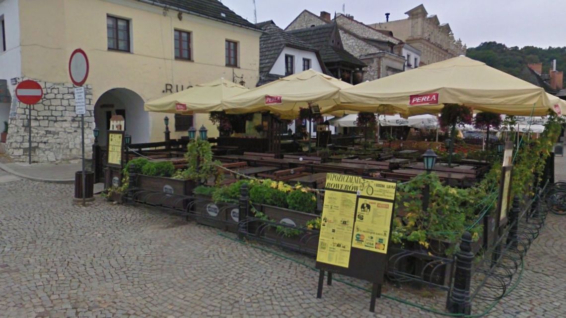 Kazimierz Dolny: Miasto chce odzyskać kawiarnię. Poszli po pomoc do komornika Kazimierz Dolny: Miasto chce odzyskać kawiarnię. Poszli po pomoc do komornika