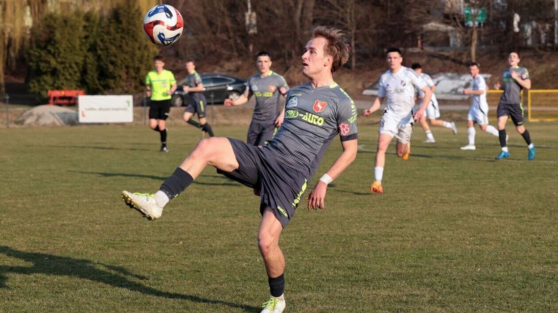 Keeza IV liga: Szalony mecz rezerw Avii z Granitem, osiem goli Orląt, a w sumie 40 w weekend Keeza IV liga: Szalony mecz rezerw Avii z Granitem, osiem goli Orląt, a w sumie 40 w weekend