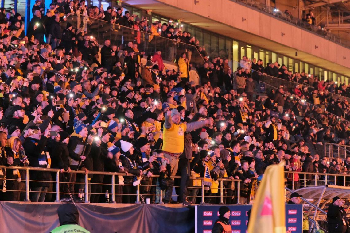 Kibice mocno wspierali piłkarzy Motoru Lublin podczas meczu z Jagiellonią Kibice mocno wspierali piłkarzy Motoru Lublin podczas meczu z Jagiellonią