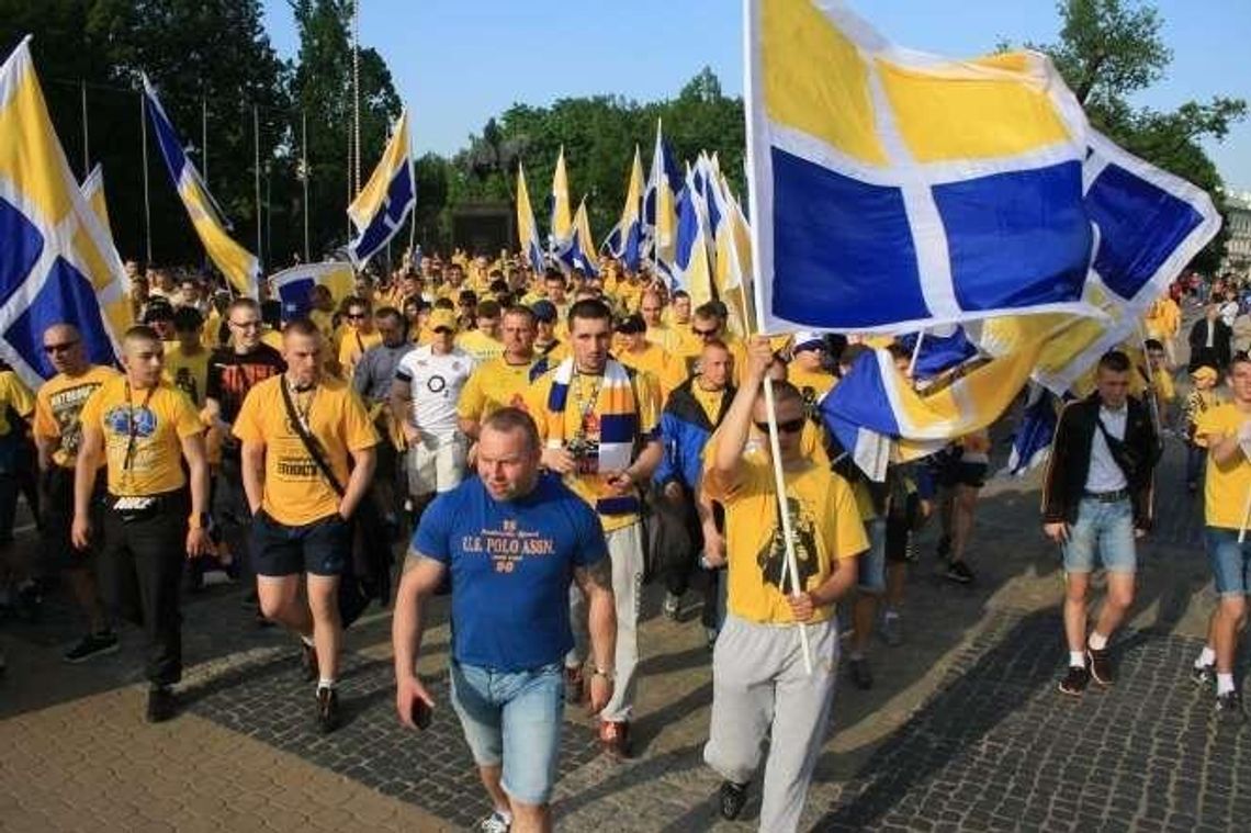 Kibice Motoru przemaszerowali na Arenę Lublin (wideo, zdjęcia) Kibice Motoru przemaszerowali na Arenę Lublin (wideo, zdjęcia)