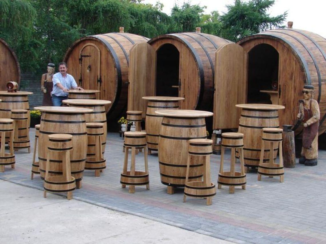 Kibice w Poznaniu będą biesiadować w… beczkach z Rejowca Fabrycznego